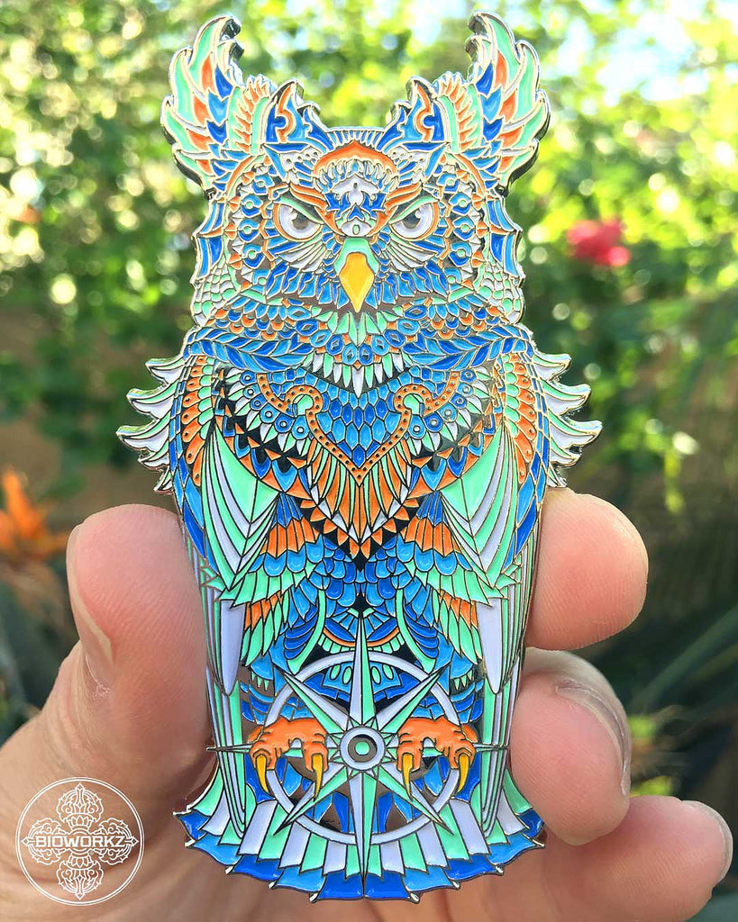 Grand Sapphire Owl Pin (Edition of 75)